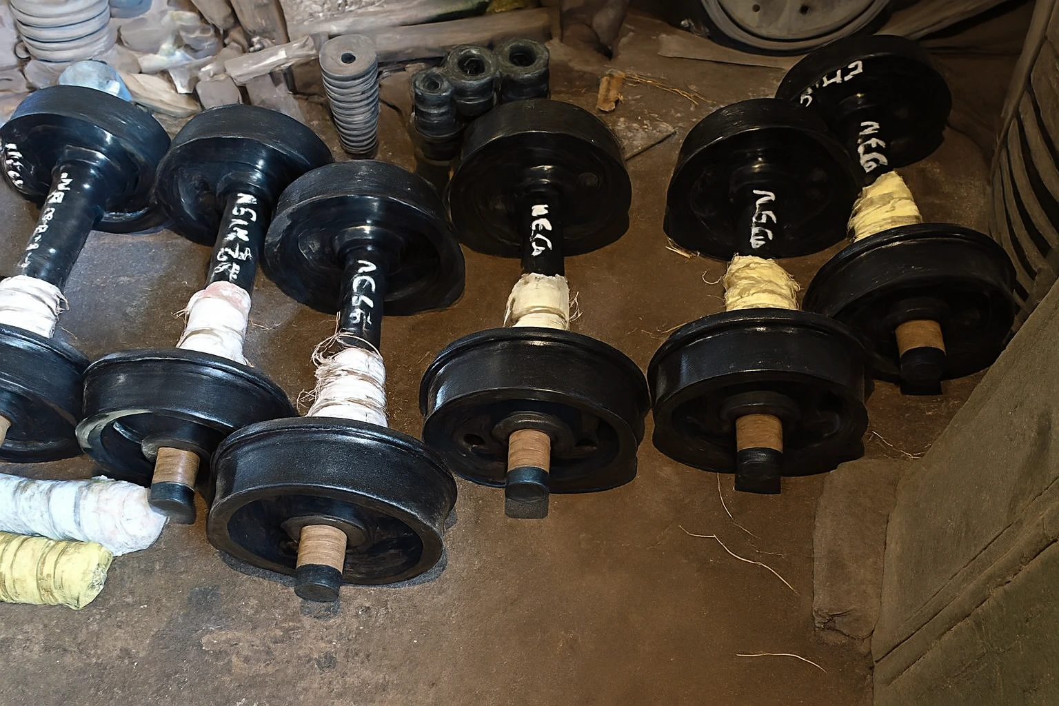 Trolley wheel with shaft